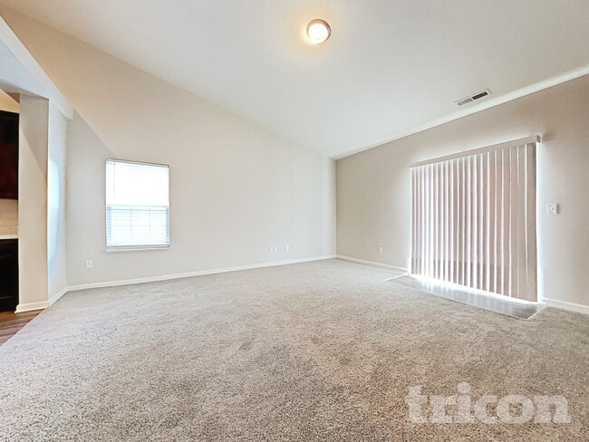 Foto del edificio - 675 Albermarle Dr