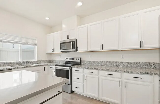 Foto del edificio - Beautiful 3/2.5 (Solar) Natomas Gem!  Please read entire ad for viewings!