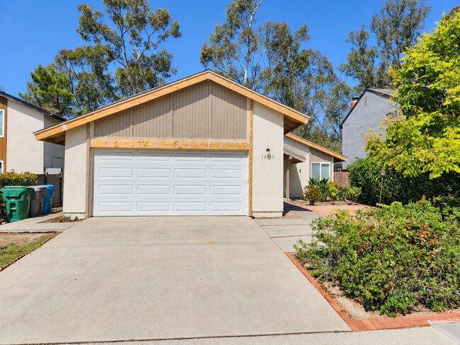 Building Photo - 10930 Red Rock Dr