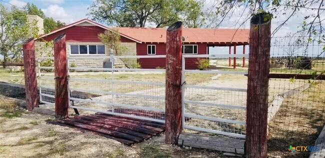 Foto del edificio - 12300 FM1105