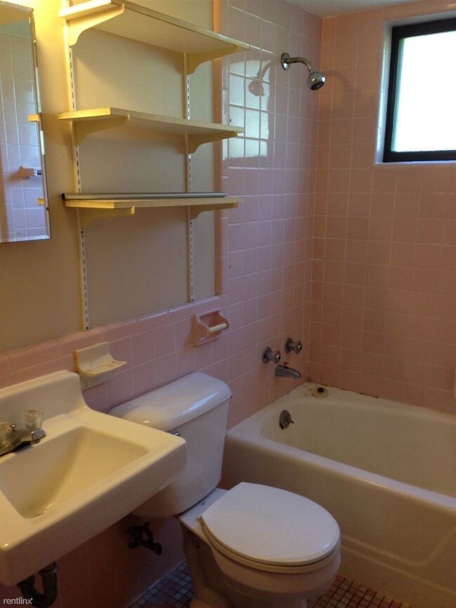 Building Photo - 1 br, 1 bath  - 954 33rd St SE