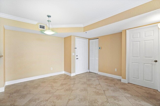 Building Photo - 135 Yacht Club Way