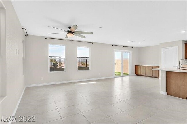 Foto del edificio - 372 Rosefinch St