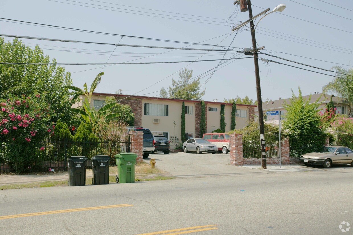Foto del edificio - 6661 Fulton Ave