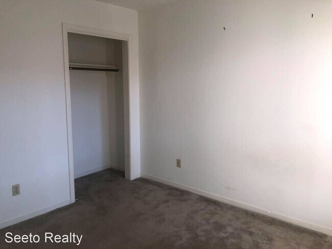 Building Photo - 9215 Westwood Village Dr