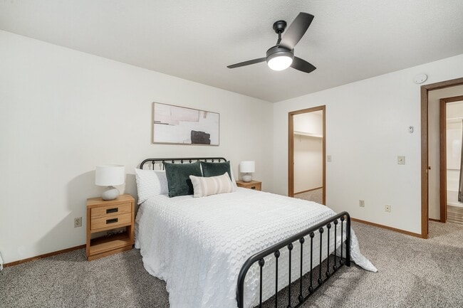 Building Photo - Bentwood Manor Apartments