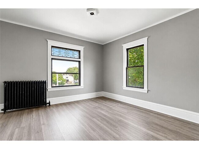 Foto del edificio - 2401 Harriet Ave