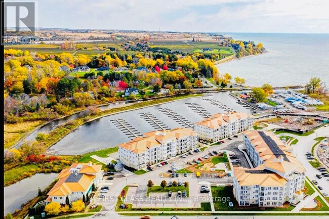 Photo du bâtiment - 50-250 Lakebreeze Dr