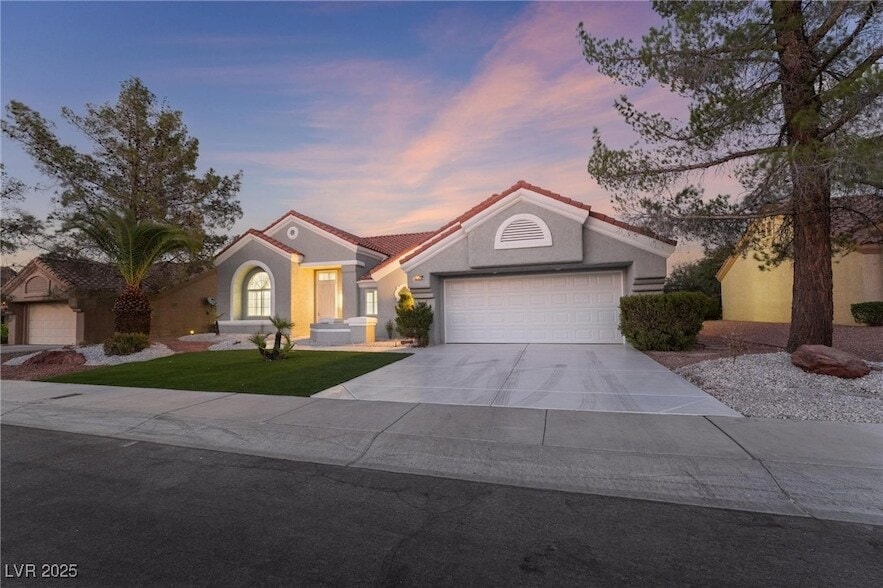 Primary Photo - 2528 Sunup Dr