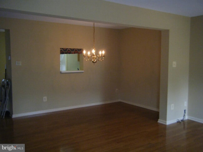 Building Photo - 249 Sloan Ct