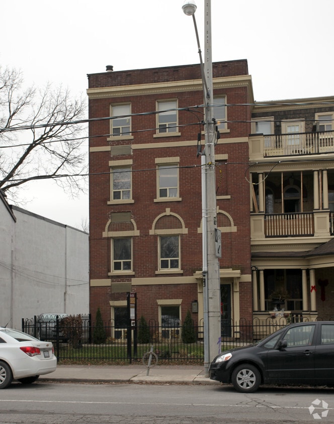 Primary Photo - 181-183 Gerrard St E