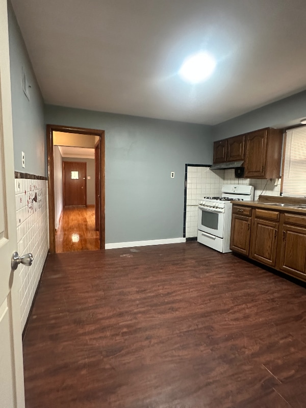 Building Photo - 9705 Winkler Dr