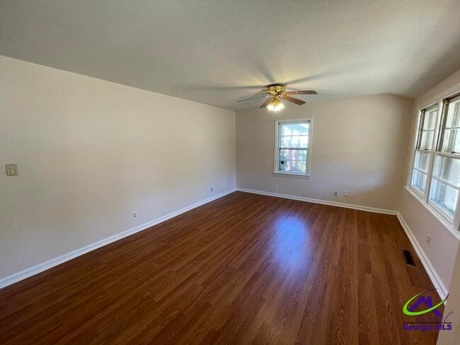 Building Photo - 107 Springdale Dr