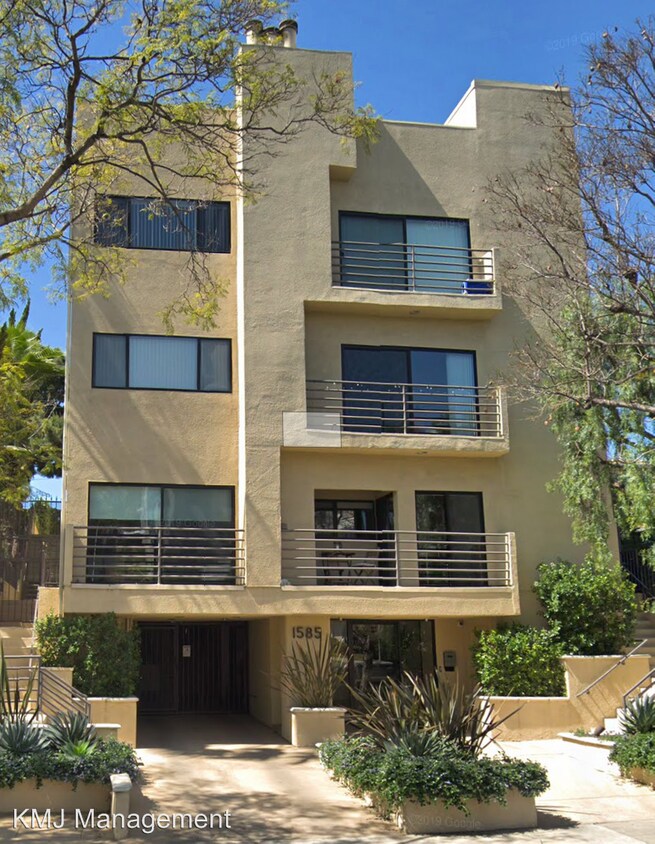 Primary Photo - 1585 Manning Ave