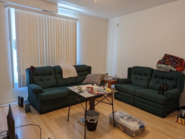 Foto del edificio - 1539 W Haddon Ave