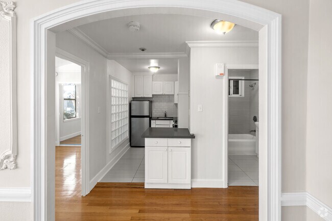 1HAB, 1BA - 645 Stockton Street