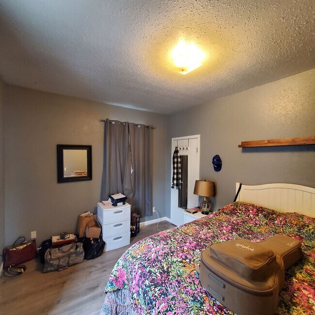 Foto del edificio - Pet Friendly 3 Bedroom with RV Parking, Close to Downtown Albany!