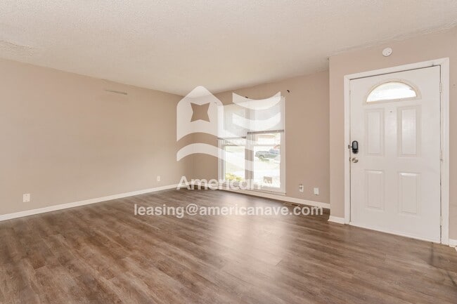 Building Photo - 2504 Cumberland Dr
