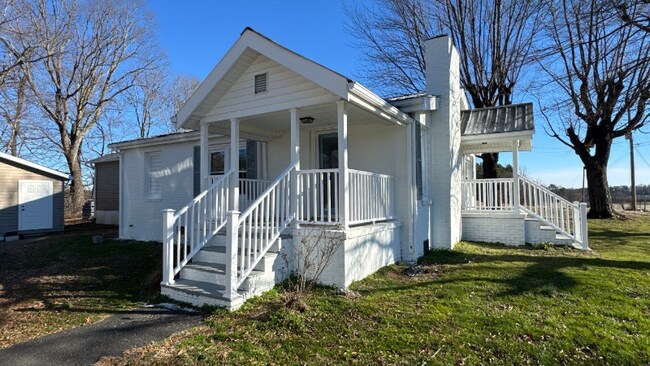 Foto del edificio - 391 Poplar Springs Rd