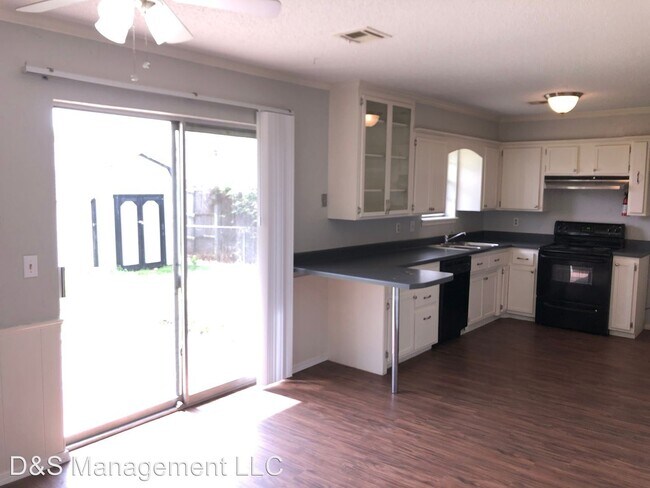 Building Photo - 4 br, 1.5 bath House - 628 Sunset Drive