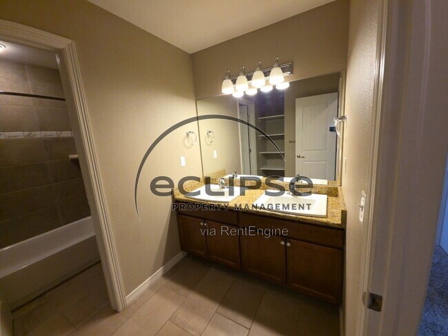 Building Photo - 507 Murphy Dr