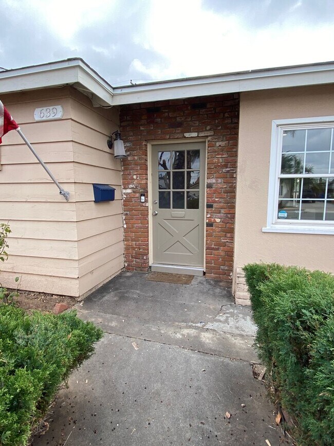 Building Photo - Granite Hills 4 Bedroom Home!