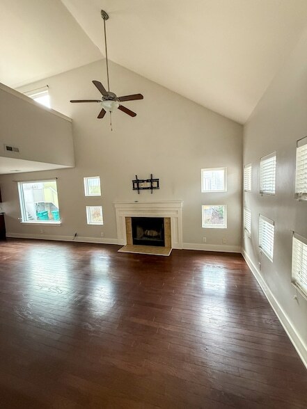 Foto del edificio - 3500 Steffisburg Dr