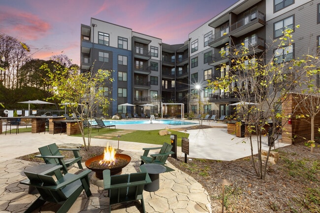 Building Photo - NOVEL West Midtown by Crescent Communities