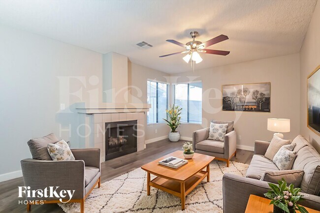 Foto del edificio - 2017 Waverly Cir