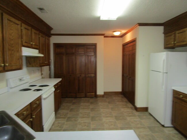 Foto del edificio - 1045 Cutleaf Dr