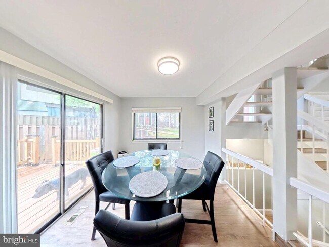 Foto del edificio - 18428 Point Seneca Pl