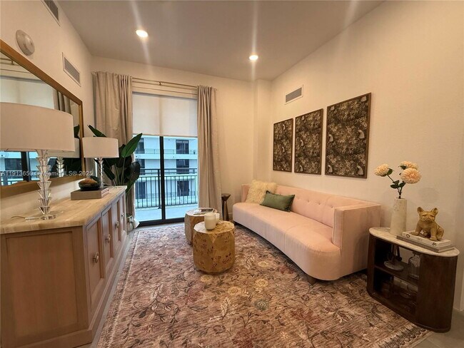 Foto del edificio - 2000 Van Buren St