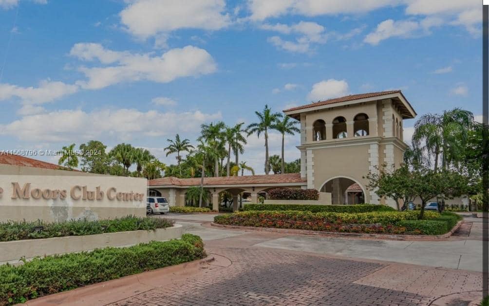 Foto del edificio - 18260 Mediterranean Blvd