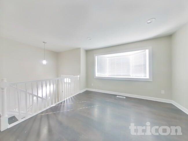 Building Photo - 6022 Lucente Ave