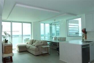 Building Photo - 500 Brickell Ave
