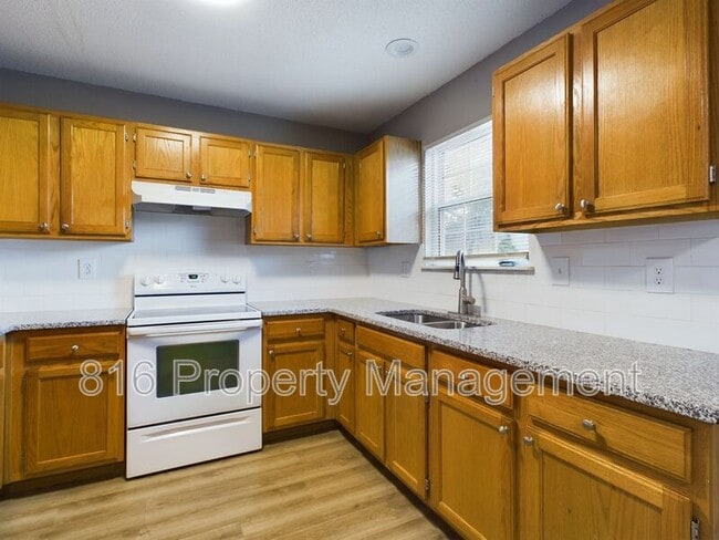 Foto del edificio - 3818-3820 E 25th St