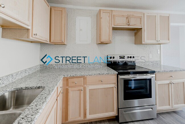 Building Photo - NOW OFFERING $250 OFF THE FIRST FULL MONTH...
