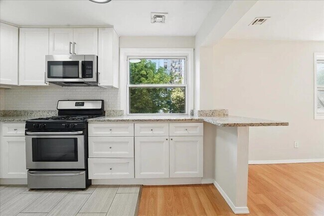 Foto del edificio - 12 Saddlewood Ct