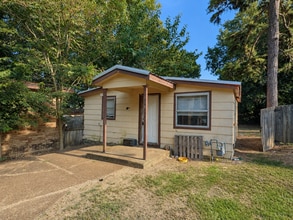 Building Photo - 108 Campbell Ln