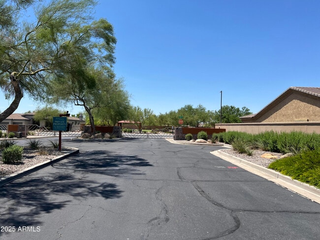 Building Photo - 17654 W Willow Dr