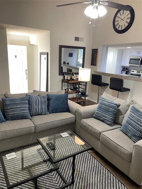 Foto del edificio - 1603 Marsh Ln