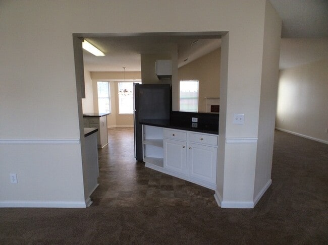 Foto del edificio - 4033 Rhinehart Ct