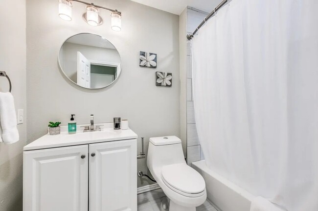 Photo - 2519 Highwood Dr House