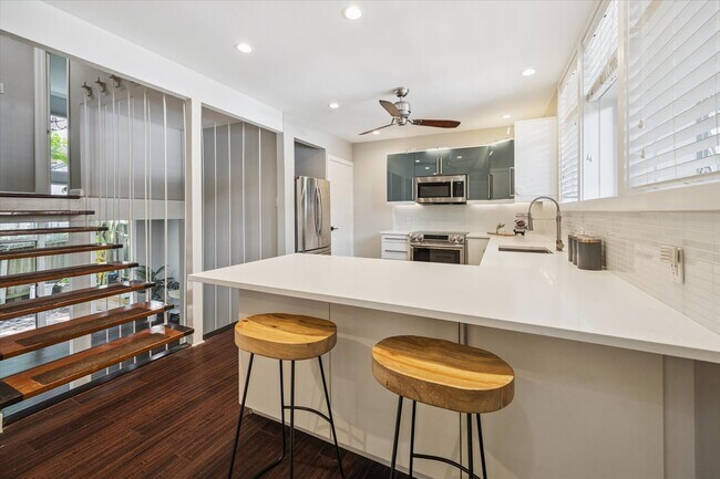 Foto del edificio - 5242 Memorial Dr