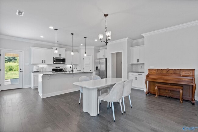 Building Photo - 132 Kambry Grv Dr