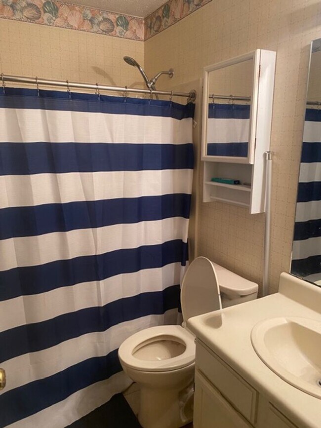 Foto del edificio - 110 Botts Ave