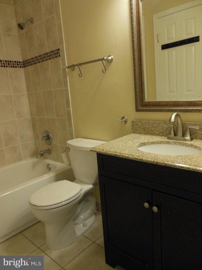 Foto del edificio - 8601 Point of Woods Dr
