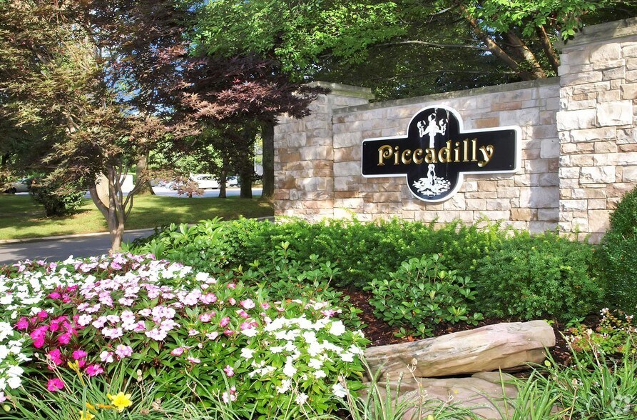 Piccadilly Apartments of Windsor Green Rentals Goodlettsville, TN