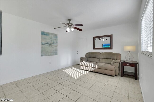 Foto del edificio - 8148 Country Rd