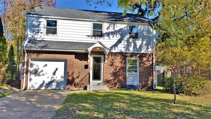 Primary Photo - Large 4-bedroom house in Pennsauken!
